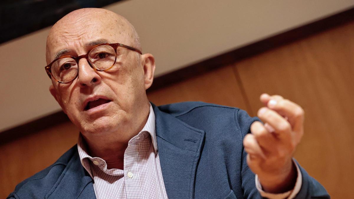 Pedro Suárez dejaría la presidencia de la Autoridad Portuaria, al menos por unos meses, para liderar el PP de La Laguna.
