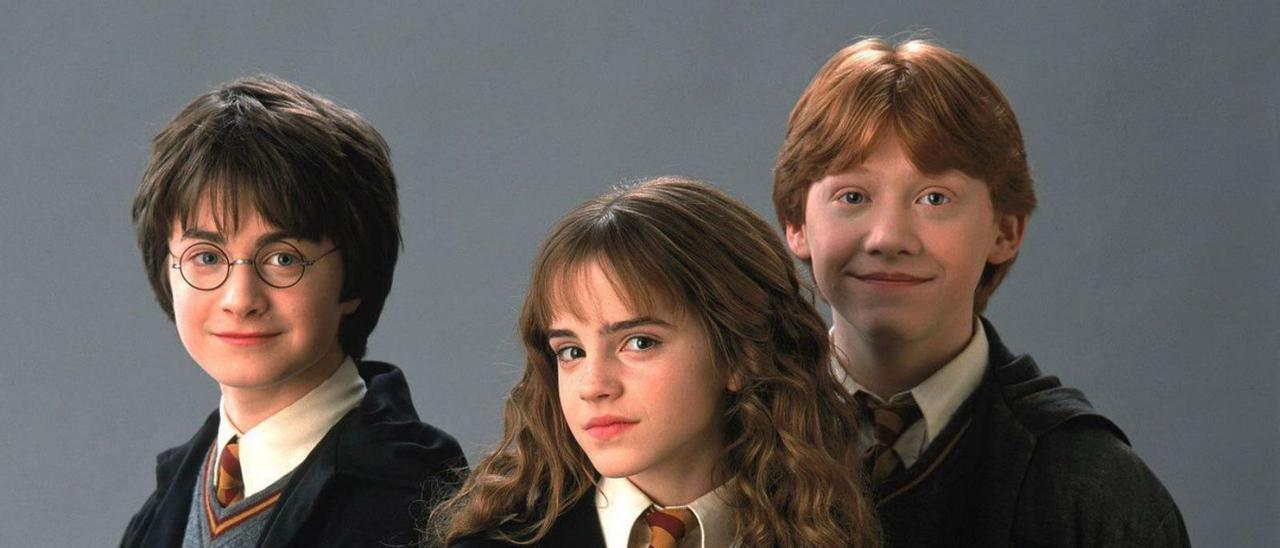 Harry Potter ( Daniel Radcliffe), Hermione Granger (Emma Watson) y Ron Weasley (Rupert Grint), en “Harry Potter y la piedra filosofal”. | WARNER