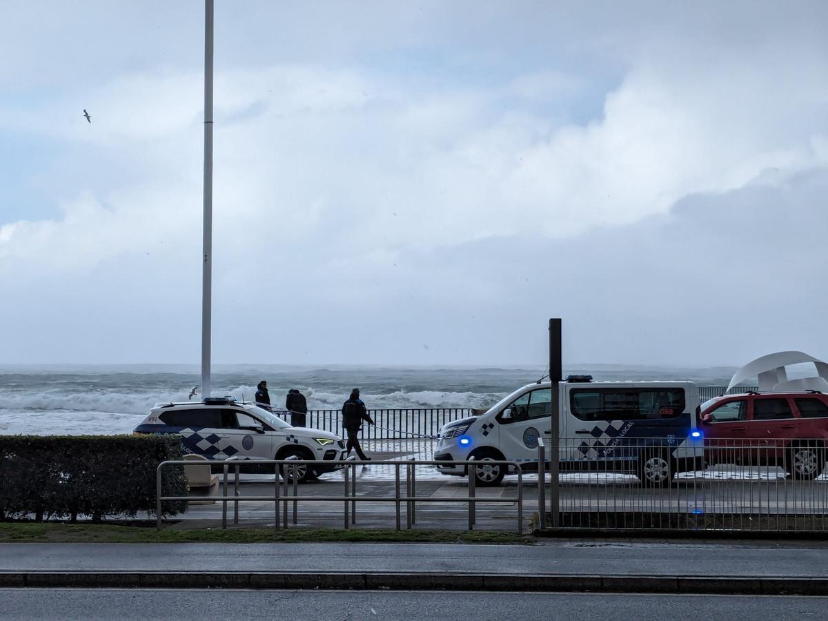 Alerta roja en el litoral por olas de hasta nueve metros