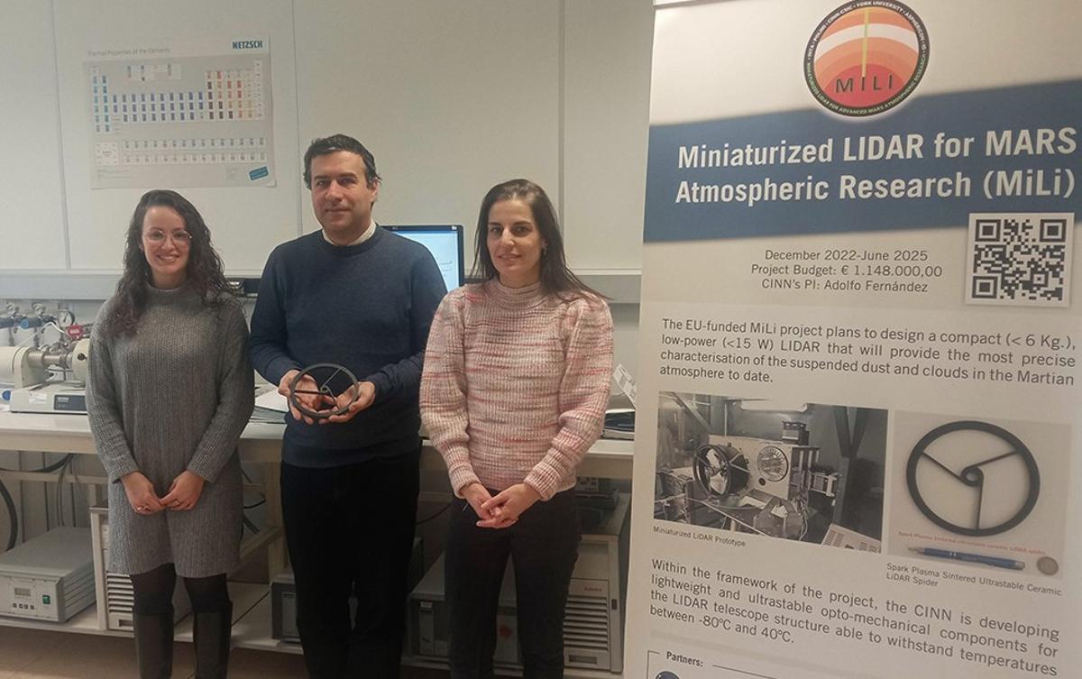 De izquierda a derecha: Noemí López, Adolfo Fernández y Marta Suárez, en el CINN.