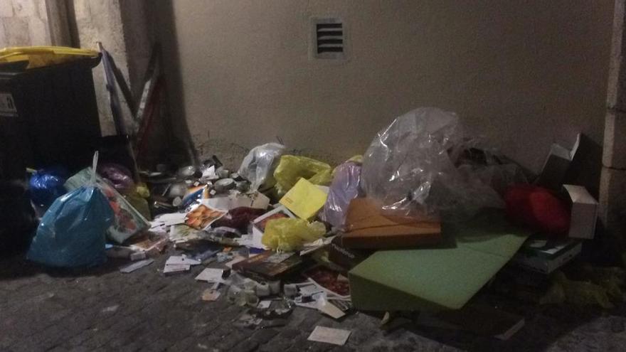 L&#039;AV del Barri Vell de Girona veu amb preocupació l&#039;acumulació de brossa fora d&#039;hores al carrer