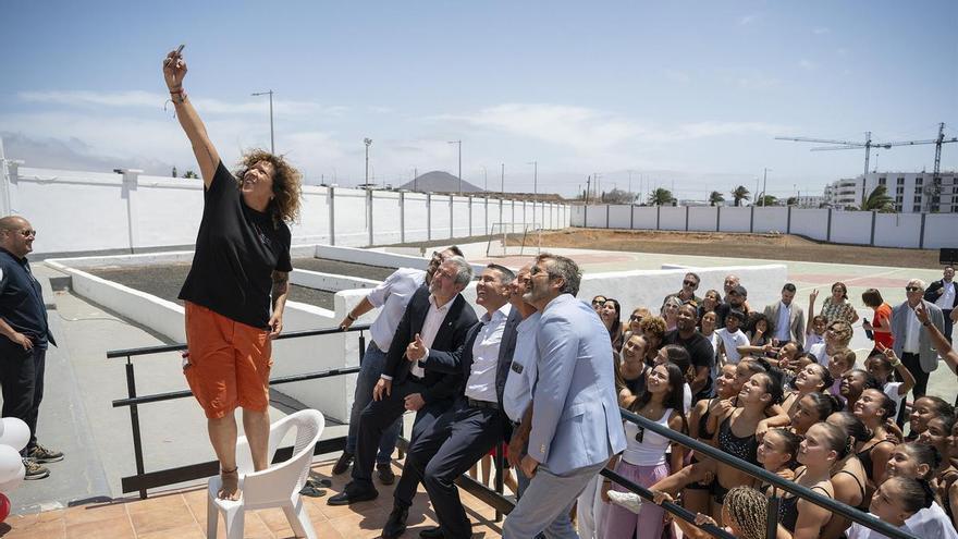 Fernando Clavijo asiste a la presentación del Programa 'Arrecife +que Barrios', promovido por Rosana
