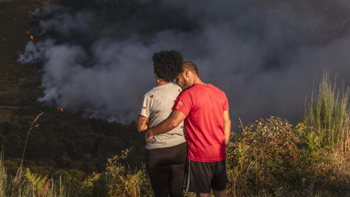 INCENDIOS GALICIA | Arden más de 300 hectáreas en cuatro incendios ...