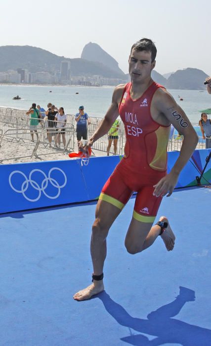 El mallorquín Mario Mola, octavo y diploma olímpico en el triatlón de Río