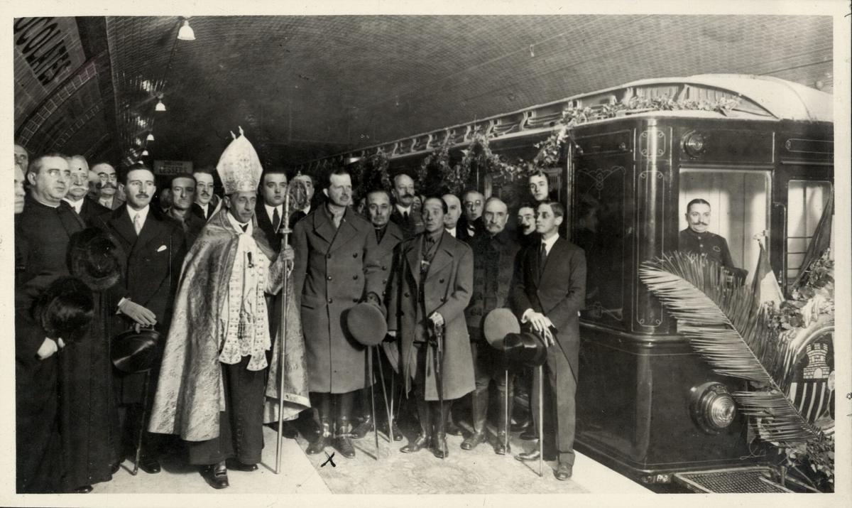 Inauguración del Gran Metro en 1924 en Barcelona, con las autoridades de la época.