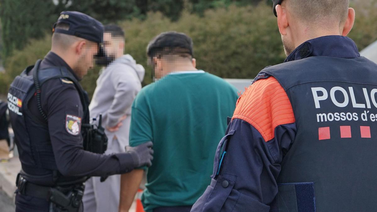 Agents dels Mossos i de la Policia Nacional participen en l&#039;operatiu europeu