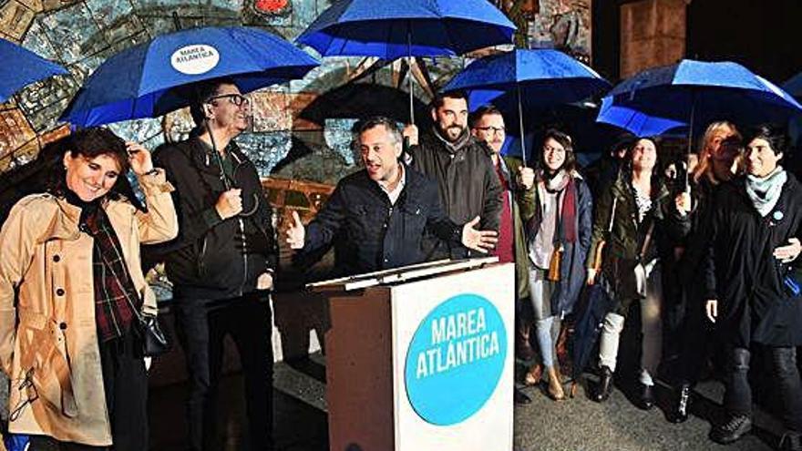 El alcalde, en el arranque de campaña en Linares Rivas.