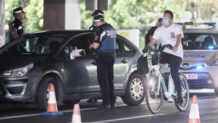 Un control de policía en Madrid.