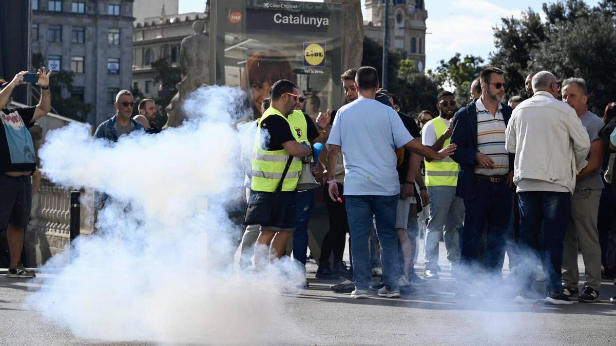 Los trabajadores de seguridad del metro de Barcelona protestan para mejorar sus condiciones laborales