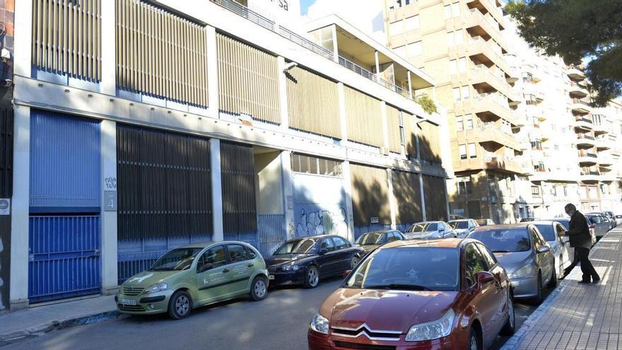 El PP de Elche bautiza el proyecto para Correos como el “Mentiras Factory” de Puig y González