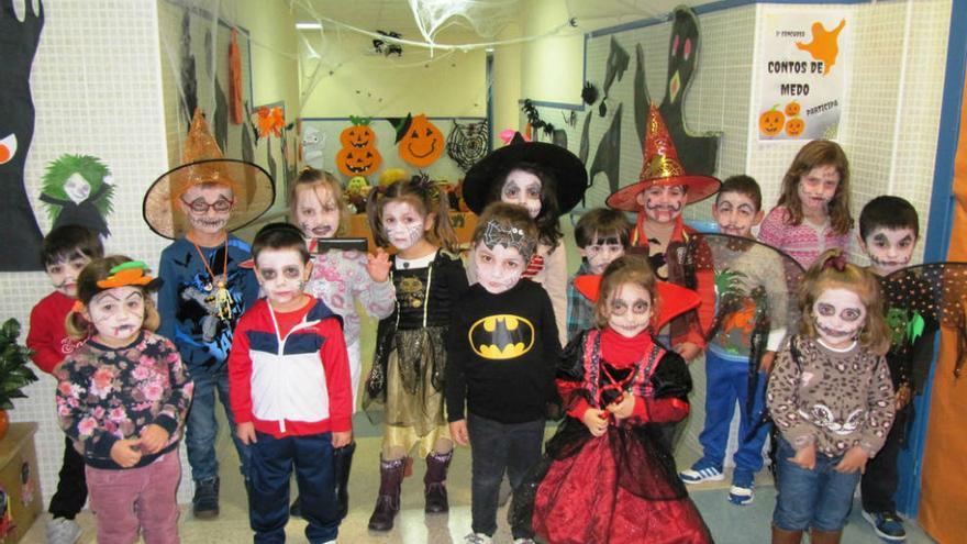 Los alumnos del colegio Carballeira de Lourizán celebran el Samaín