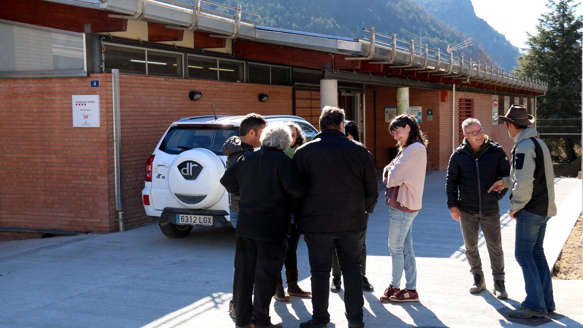 Representants de les associacions de famílies de l'alt Berguedà al CAP de Guardiola