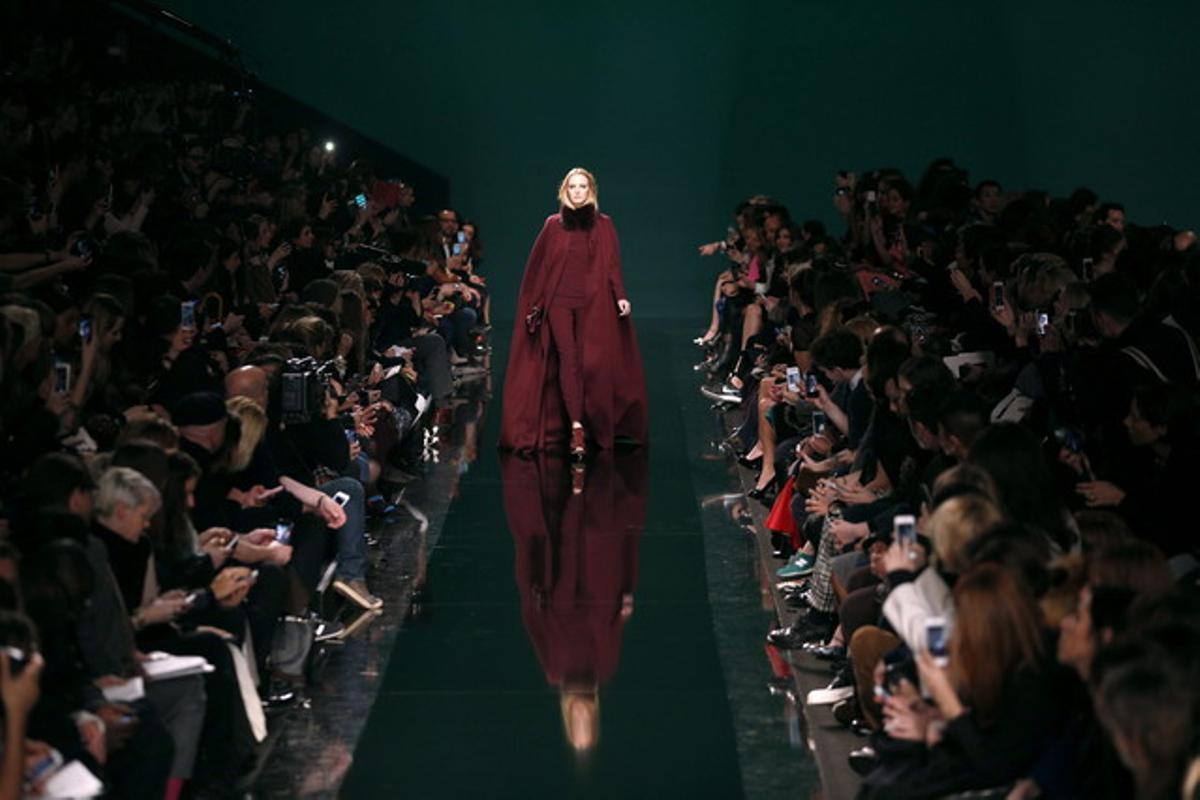 Desfilada del libanès Elie Saab durant la setmana del ’prêt à porter’ a París.