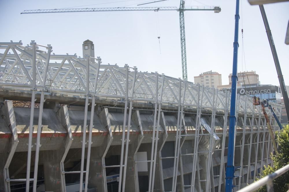 El Deportivo invertirá 1,6 millones en la nueva iluminación del estadio de Riazor