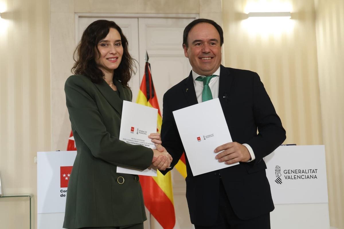 Juanfran Pérez Llorca e Isabel Díaz Ayuso firman un protocolo en materia de innovación turística, inteligencia de datos y desarrollo de proyectos estratégicos