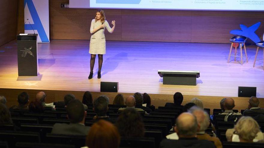 CaixaBank se reúne con un centenar de accionistas en Zaragoza para explicarles los resultados de la entidad en 2018