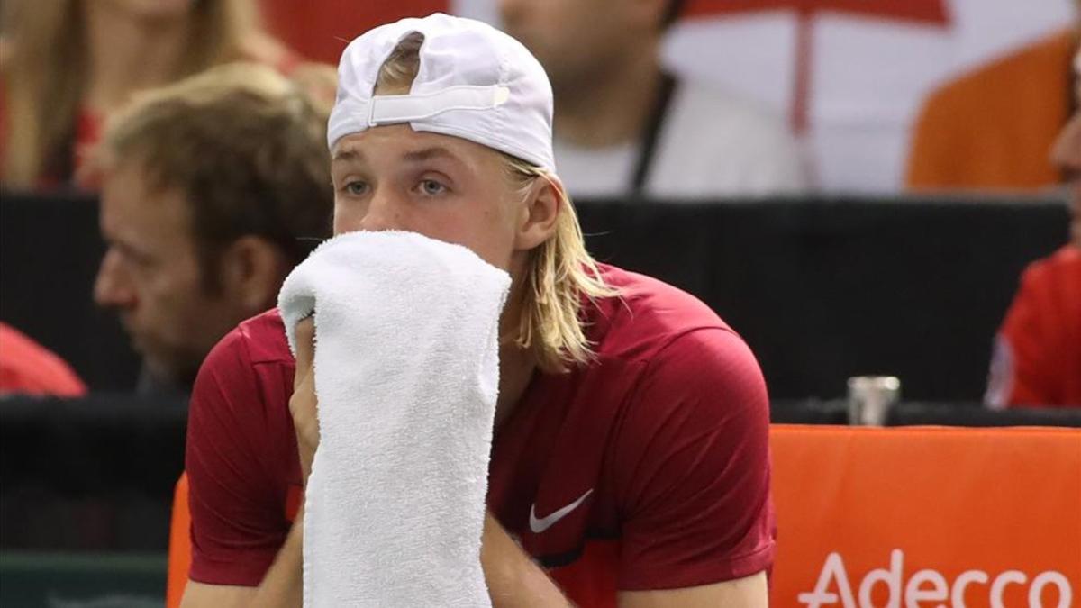 Denis Shapovalov mostró su arrepentimiento de inmediato