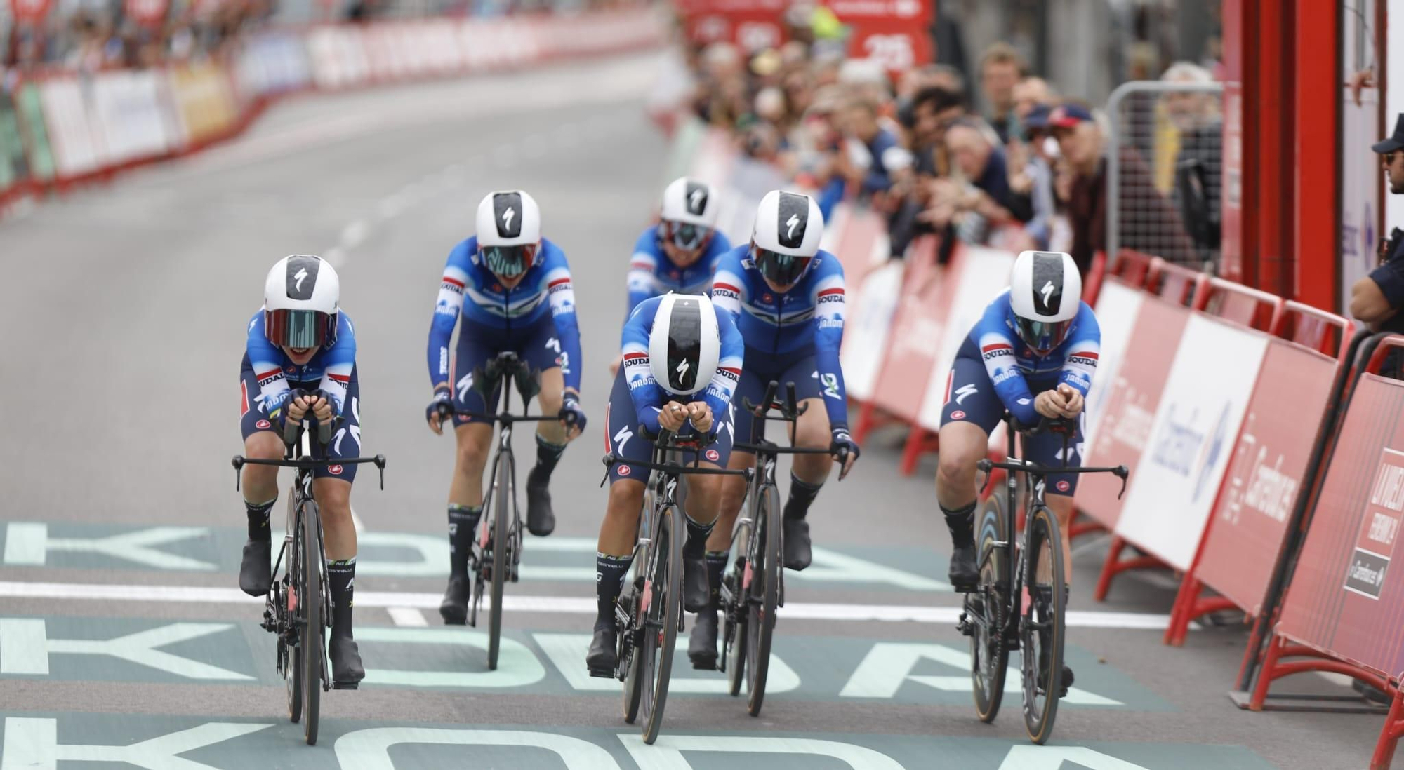 Primera etapa de La Vuelta a España Femenina en València