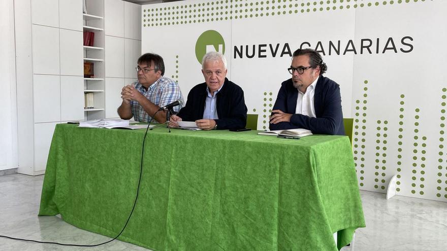 Carmelo Ramírez (centro) con otros dirigente de NC-BC en la rueda de prensa para informar de incidente de nulidad. |