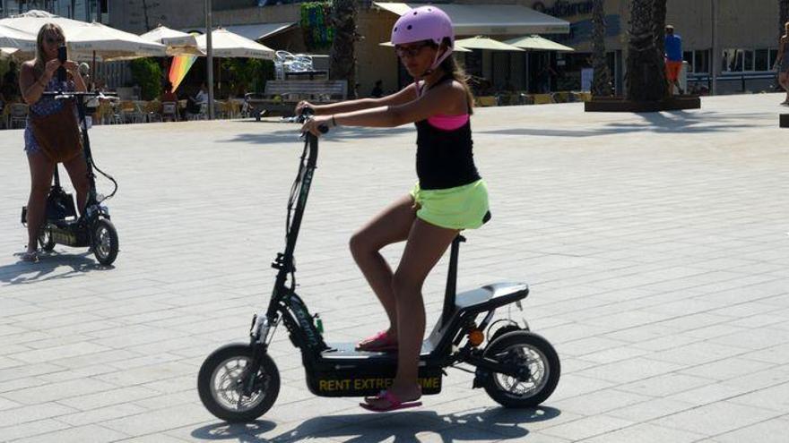 Los usuarios de patinetes deberán tener certificado para circular en Castellón