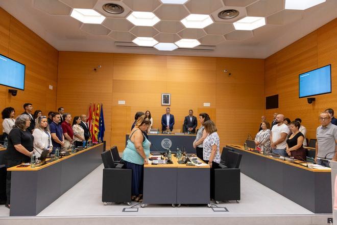 El Pleno de L'Hospitalet dedica un minuto de silencio a Olga, la vecina de la ciudad que se suicidó tras ser desahuciada