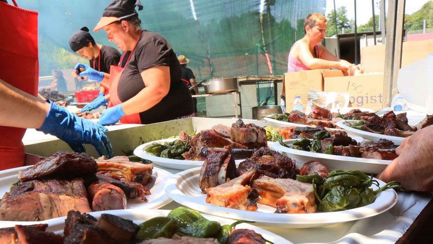 Covelo comeza a facer as brasas para a súa festa máis carnívora