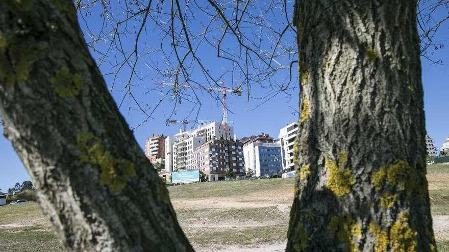 Edificios en construcción en Montecerrao.