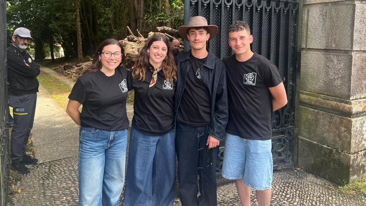 De esquerda a dereita, Carolina Monzo, Claudia Varela, Miguel Mosquera e Miguel Paz, integrantes do Consello Cívico Meirás.