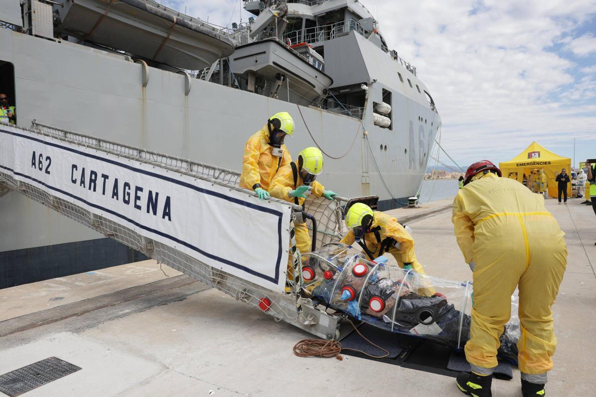 Un tripulante ha fallecido a bordo del barco infectado por el virus