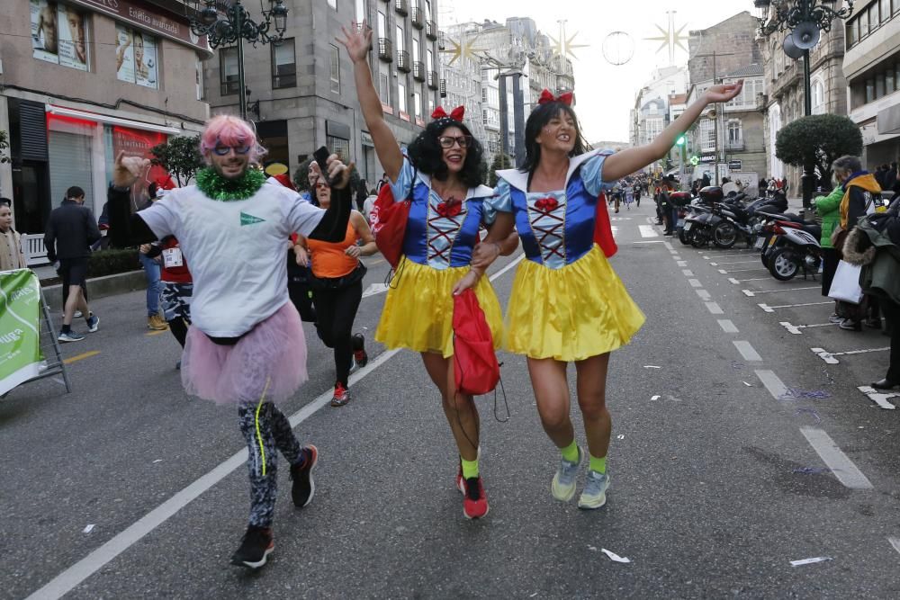 Miles de participantes celebraron el fin de año por el centro de Vigo