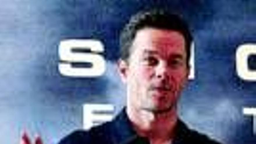 Mark Wahlberg: EL ACTOR TILDA DE &quot;HIPOCRITA&quot; A DI CAPRIO