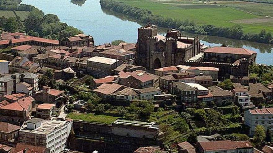 Vista da catedral de Tui. / R. GROBAS