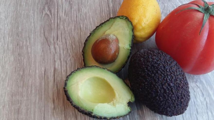 Aguacates al horno, la receta sana y fácil que triunfa en las redes