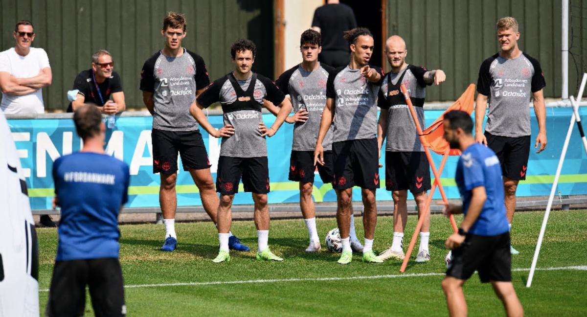 Dinamarca durante la concentración en la que recibieron a Eriksen