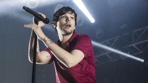 El cantante británico Louis Tomlinson, exmiembro de One Direction, en un concierto en la sala Razzmatazz de Barcelona, el 9 de marzo de 2020.