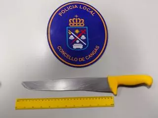 La Policía requisa un cuchillo de gran tamaño en una reyerta en la calle Real