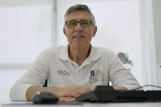 Fernando Lamelo, Medalla de Oro y Brillantes del Colegio de Médicos de A Coruña: "Hay que asentar más la base del sistema sanitario, que es la está fuera del hospital"