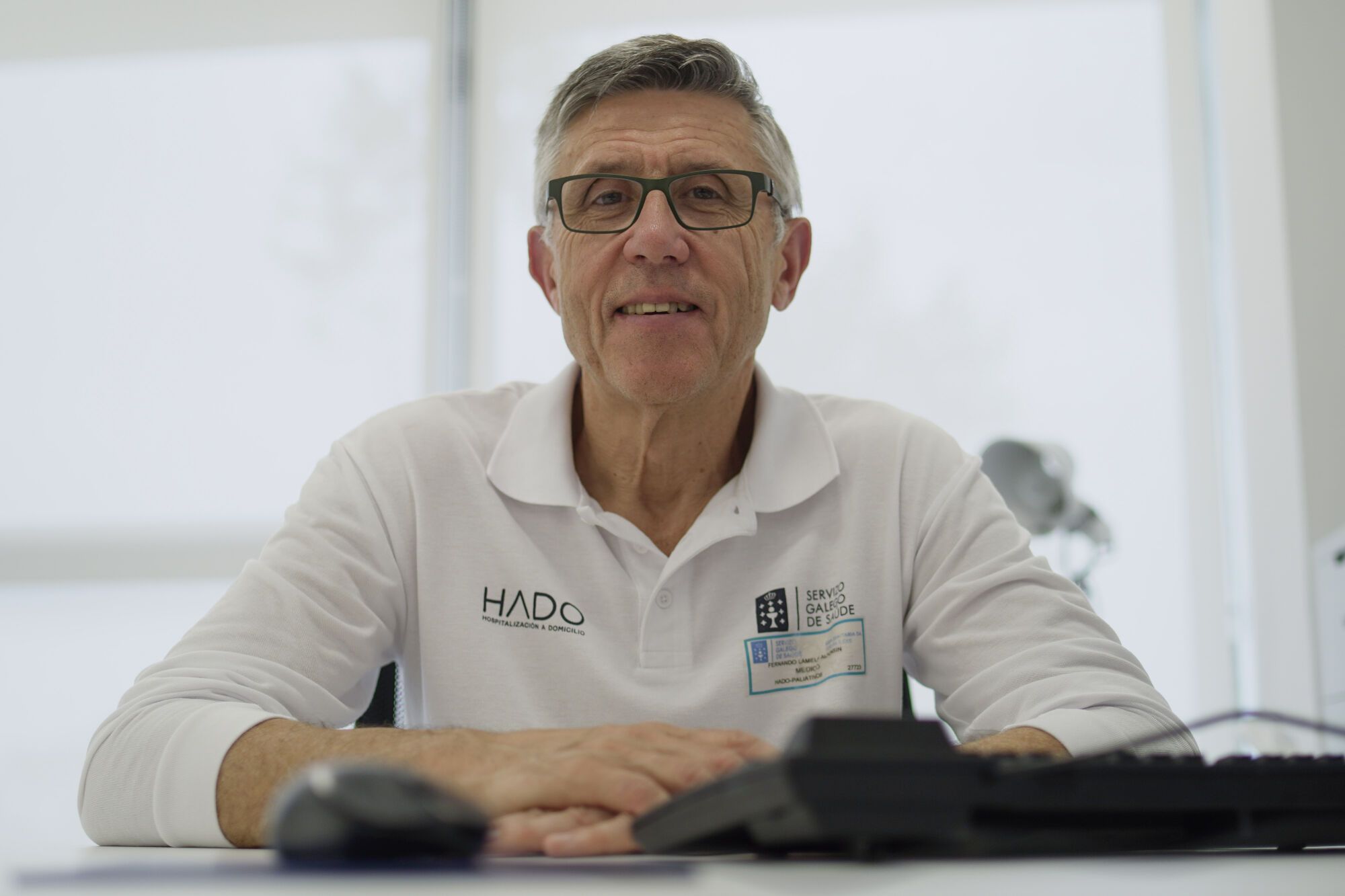 Fernando Lamelo, Medalla de Oro y Brillantes del Colegio de Médicos de A Coruña: "Hay que asentar más la base del sistema sanitario, que es la que está fuera del hospital"