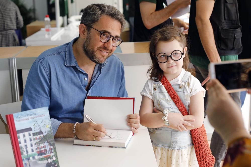 Ambiente en la Feria del Libro de València