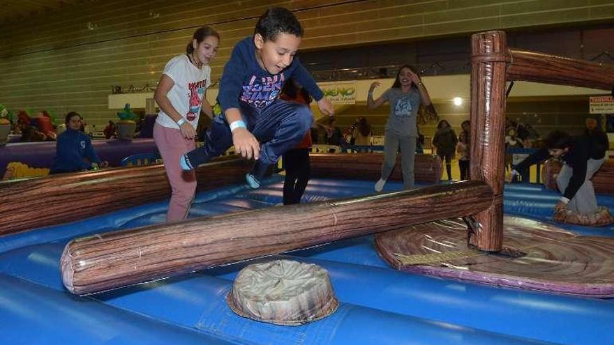 PIsta de hielo instalada en el recinro ferial. // Gustavo Santos