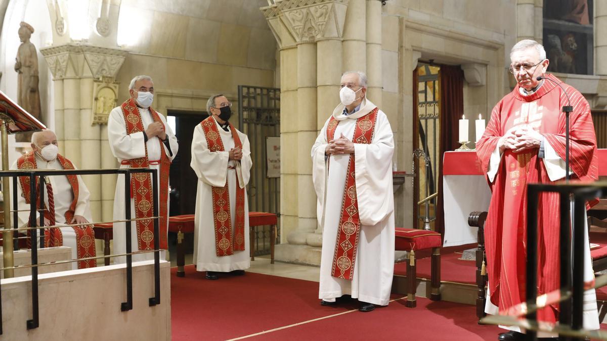 Festividad del patrón de Gijón en la iglesia de San Pedro