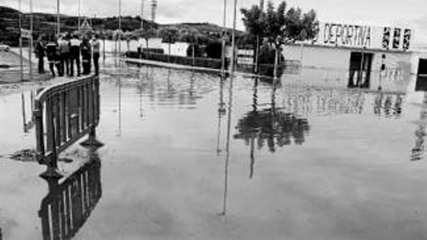 Una tormenta anega parte de la ciudad