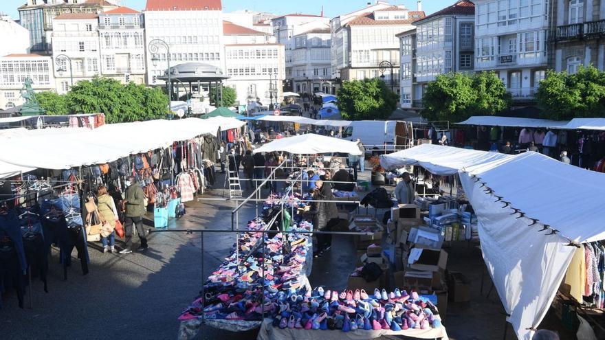 La feria de Todos los Santos de Betanzos recupera el tirón