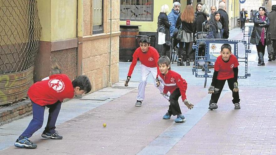 Exhibicions als carrers de Castelló Gràcia i Asarau