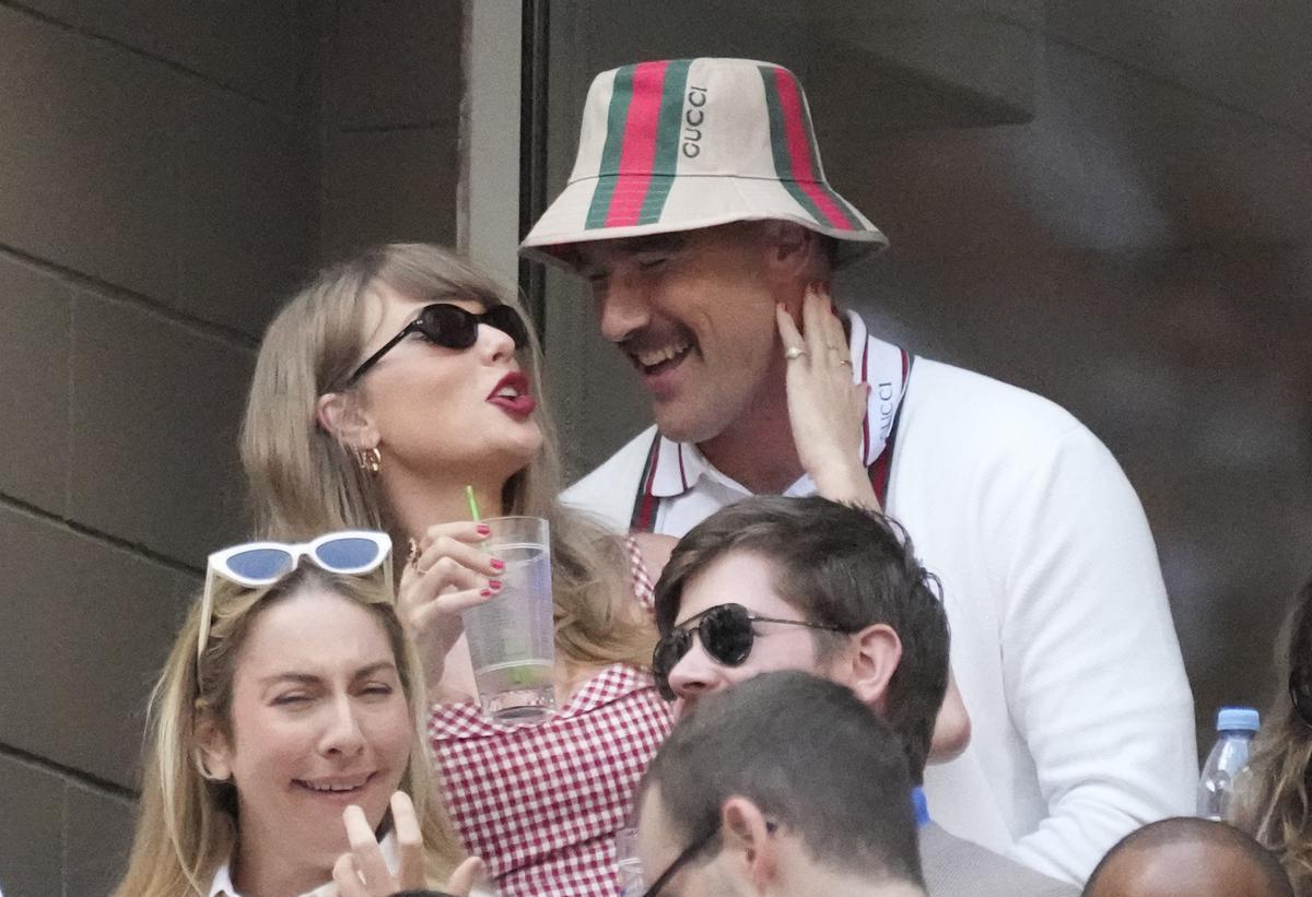 La cantante Taylor Swift, con su pareja, el jugador de la NFL Travis Kelce, en la final del US Open.