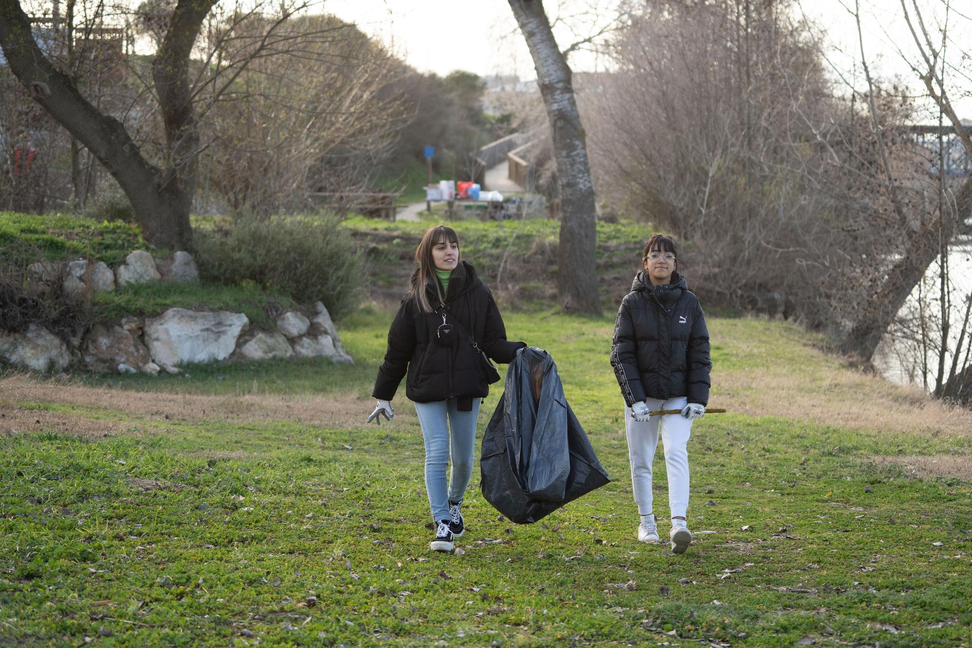 GALERÍA | Así ha sido la recogida de basura en las orillas del Río Duero