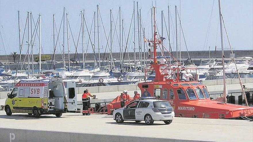 Rescatado en Vinaròs tras seis días a la deriva en su velero