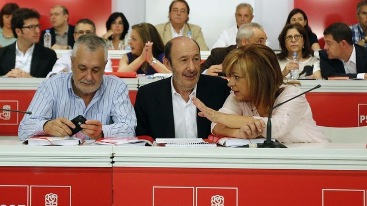 Griñan, Rubalcaba y Valenciano, en el comite federal del PSOE, este sábado