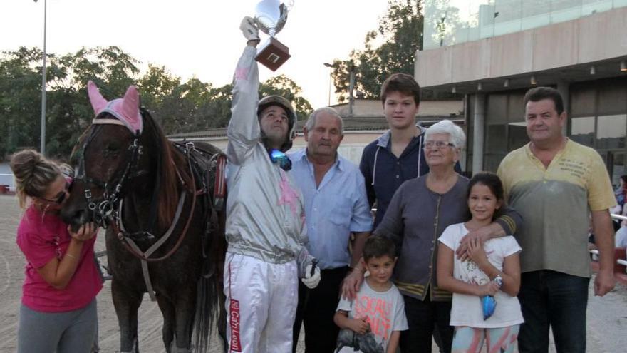 Miquel Mestre en su dedicatoria tras ganar el ´Memorial Pedro Suñer-Ramon Rosselló´.