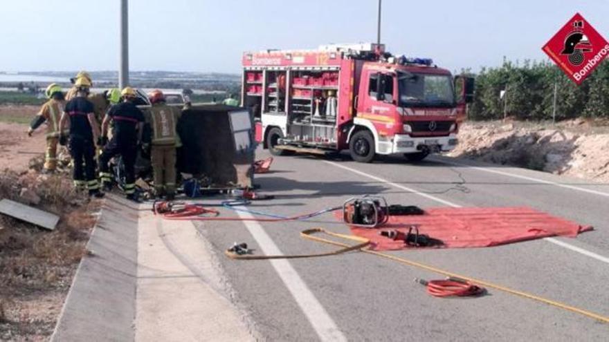 Un camionero fallece en un accidente de tráfico en una carretera de Los Montesinos